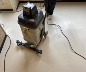 京都府の行政施設の定期清掃【剥離洗浄】