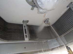 滋賀県にあるグランピング施設にてエアコンクリーニングの作業事例