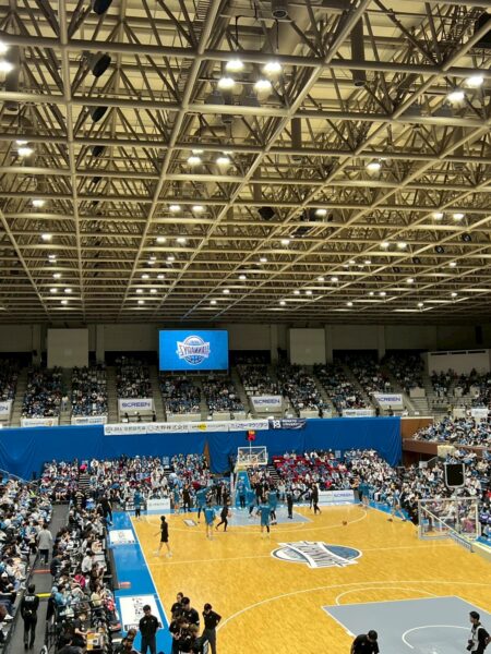 京都ハンナリーズホーム最終節で多くの来場者が集まる島津アリーナ京都