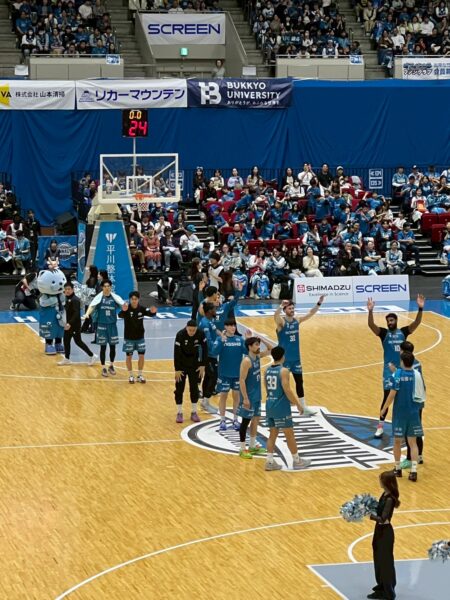 京都ハンナリーズホーム最終節で多くの来場者が集まる島津アリーナ京都