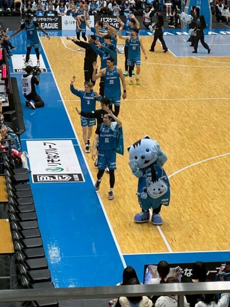 京都ハンナリーズホーム最終節で多くの来場者が集まる島津アリーナ京都