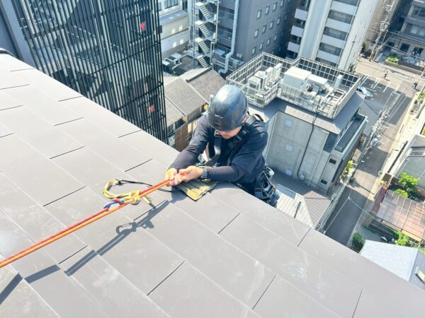 ホテル高所ガラス清掃ロープ作業 
